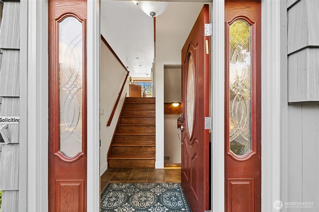 Photo of 1224 170th Avenue NE, Bellevue, WA 98008 (MLS # 2414156)