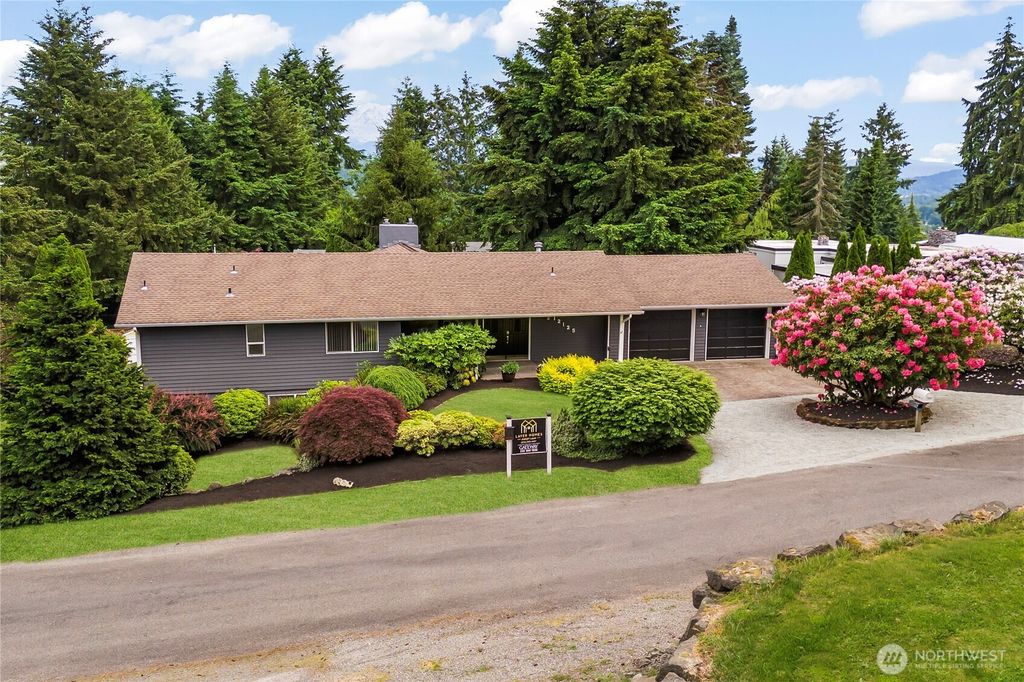 Photo of 12125 138th Ave E AVE, Puyallup, WA 98374 (MLS # 2532120)