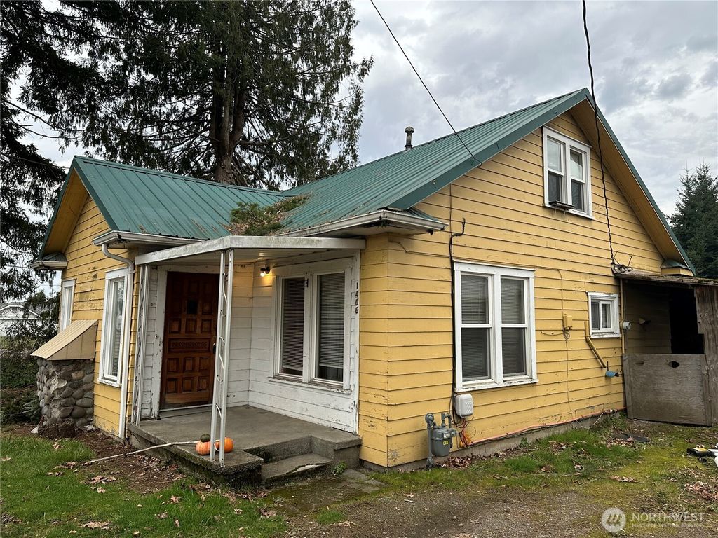Photo of 1406 Harrison Avenue, Centralia, WA 98531 (MLS # 2498991)