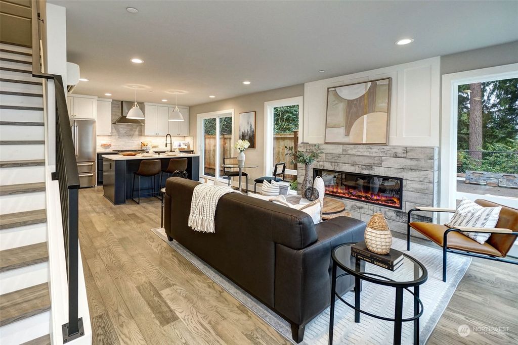 Photo of 11109 NE 46th Lane, Kirkland, WA 98033 (MLS # 2183899)
