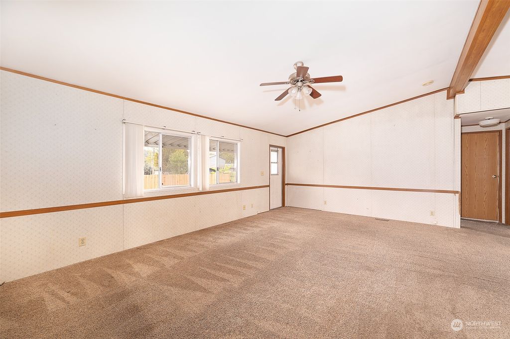 Photo of 316 8TH Avenue N, Algona, WA 98001 (MLS # 2168876)