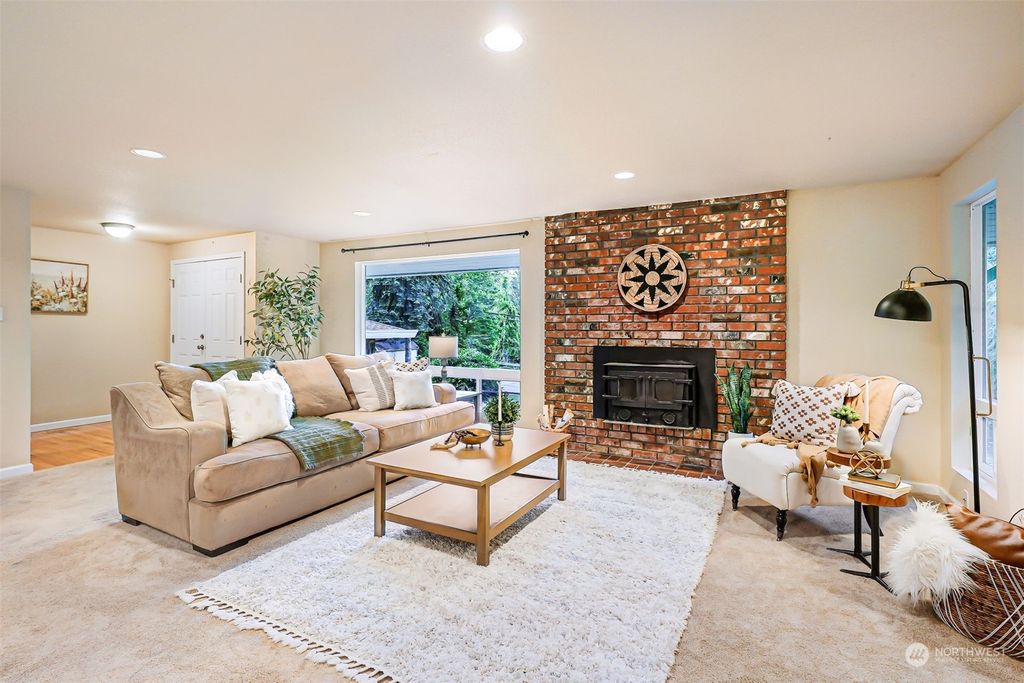 Photo of 19021 SE 128th Street, Renton, WA 98059 (MLS # 2130953)