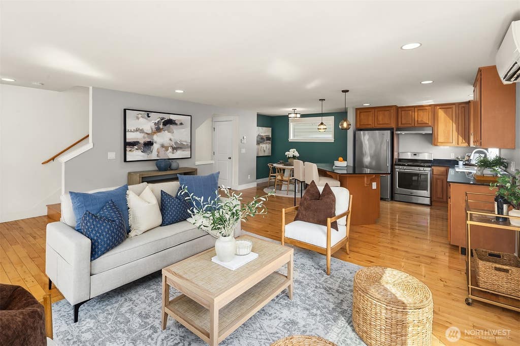 Photo of 14356 19th Avenue NE, Seattle, WA 98125 (MLS # 2573692)