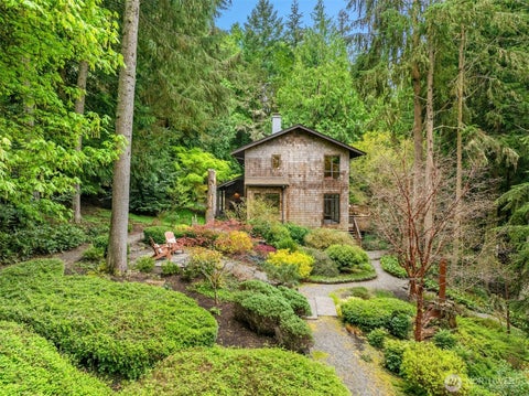 Photo of 8151 NE Hidden Cove Road, Bainbridge Island, WA 98110 (MLS # 2538129)