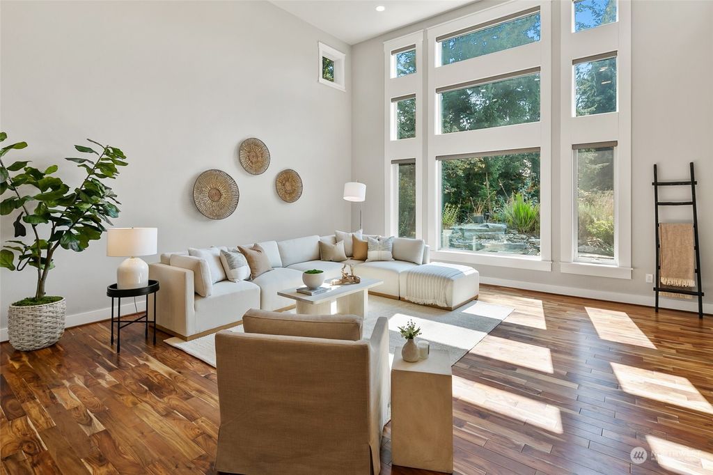 Photo of 23211 NE 10th Place, Sammamish, WA 98074 (MLS # 2281560)