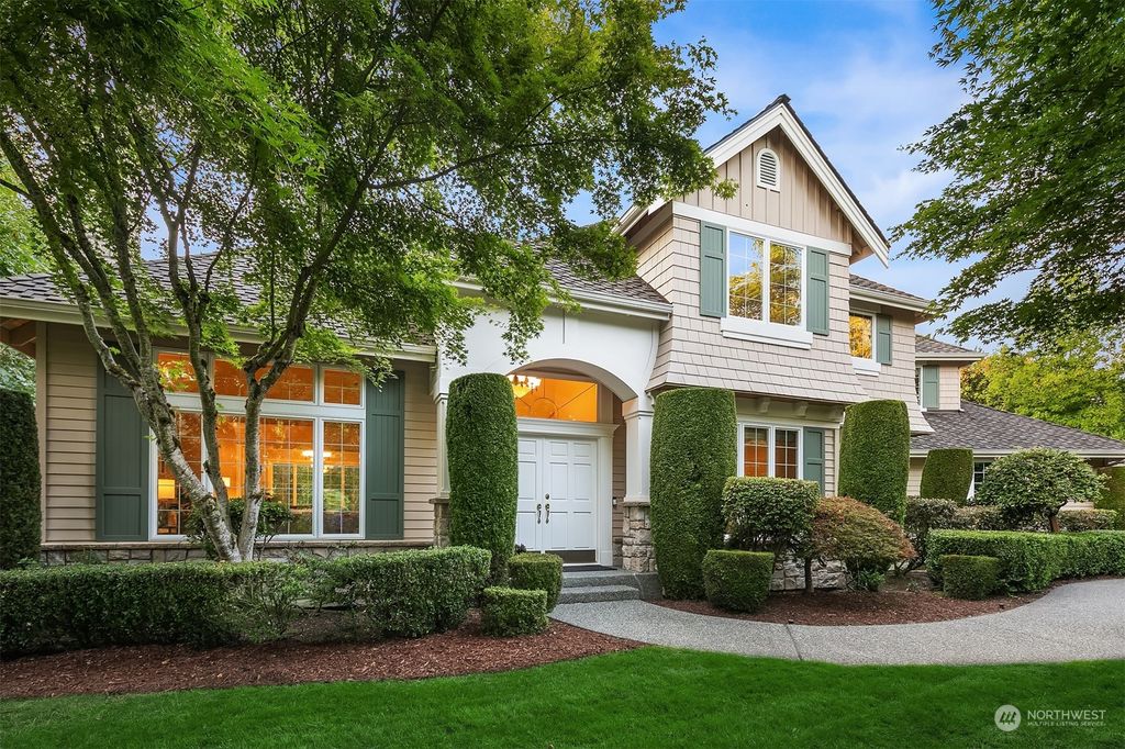 Photo of 19600 NE 44th Place, Sammamish, WA 98074 (MLS # 2277543)