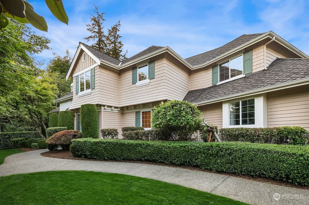 Photo of 19600 NE 44th Place, Sammamish, WA 98074 (MLS # 2277543)
