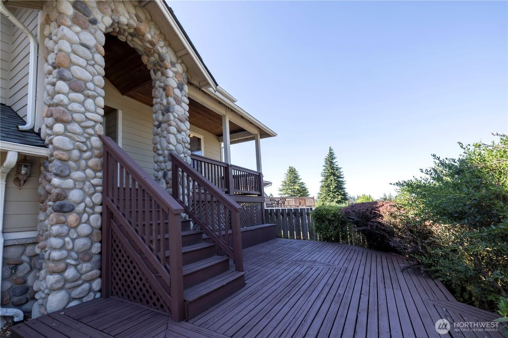 Photo of 27111 141st Avenue SE, Kent, WA 98042 (MLS # 2495762)