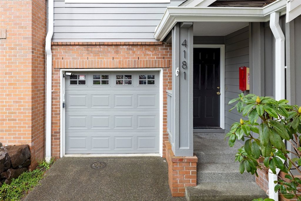 Photo of 4181 248th Court SE #10, Sammamish, WA 98029 (MLS # 2228104)