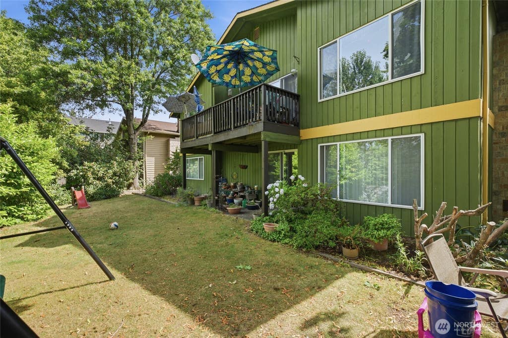 Photo of 14001 35th Avenue NE, Seattle, WA 98125 (MLS # 2570689)
