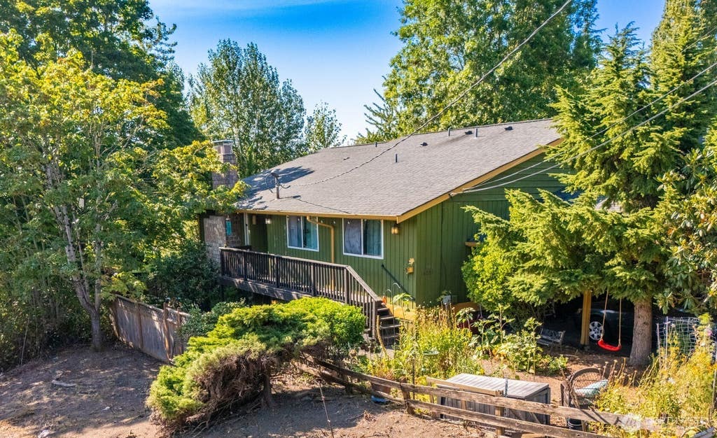Photo of 14001 35th Avenue NE, Seattle, WA 98125 (MLS # 2570689)