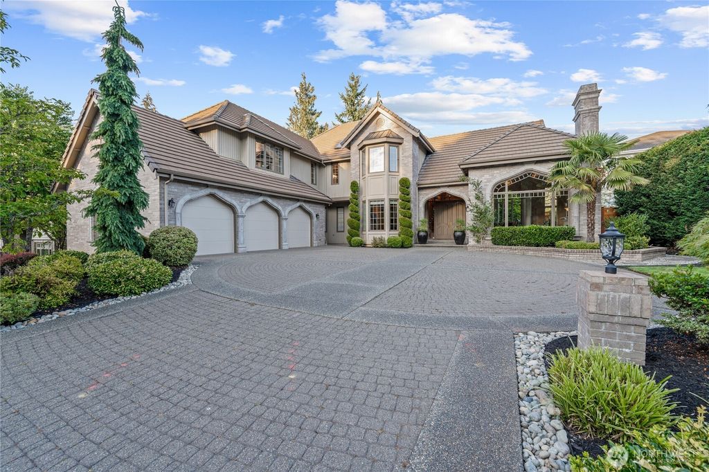 Photo of 5314 Gran Paradiso Place NW, Issaquah, WA 98027 (MLS # 2424180)