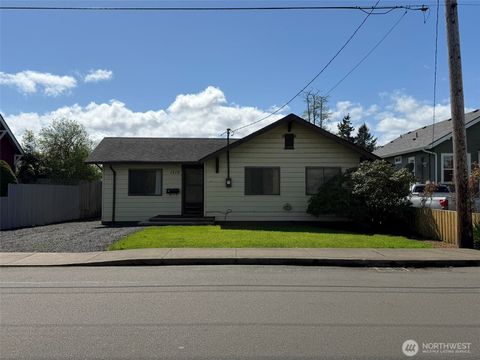 Photo of 1715 W 1st Street, Aberdeen, WA 98520 (MLS # 2508910)