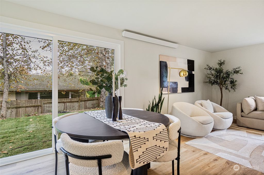 Photo of 2114 160th Street SW, Lynnwood, WA 98087 (MLS # 2304811)