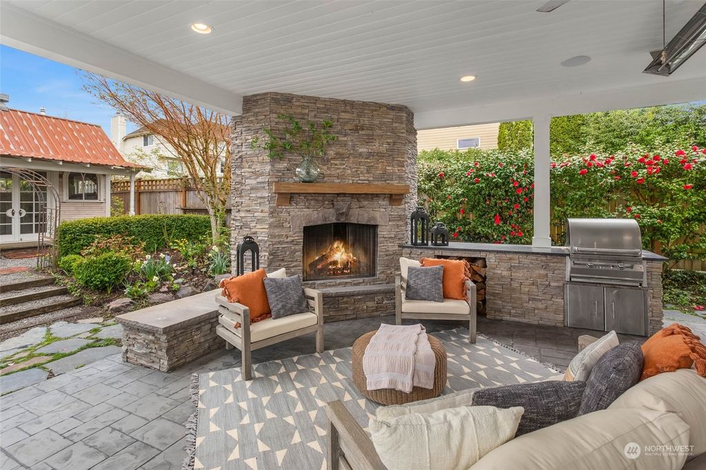Photo of 9027 NE 152nd Place, Bothell, WA 98011 (MLS # 2245603)