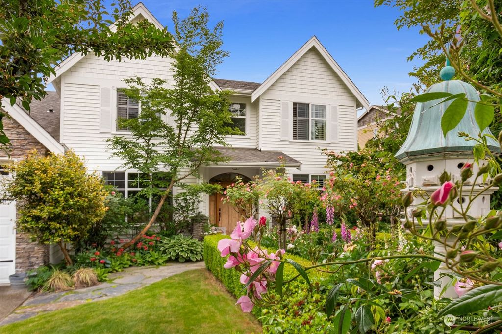 Photo of 9027 NE 152nd Place, Bothell, WA 98011 (MLS # 2245603)
