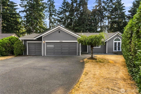 Photo of 17222 92nd Avenue E, Puyallup, WA 98375 (MLS # 2565517)
