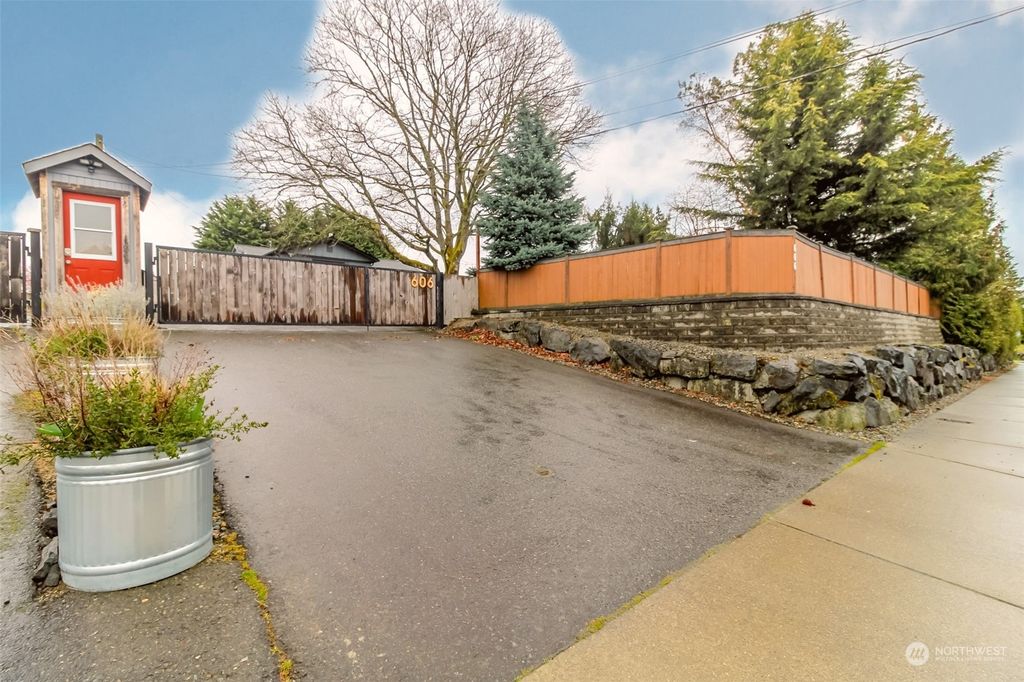 Photo of 606 23rd Avenue, Milton, WA 98354 (MLS # 2053303)