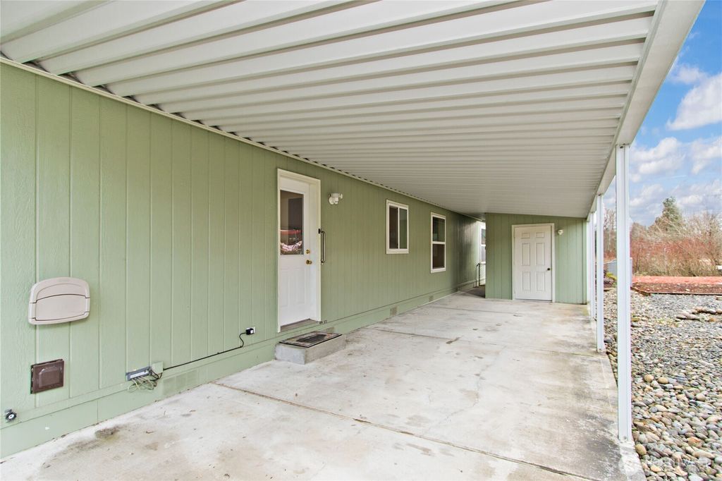 Photo of 14926 122nd Street E #21, Puyallup, WA 98374 (MLS # 2466327)