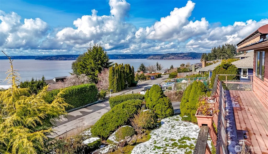 Photo of 5837 Broadview Avenue NE, Tacoma, WA 98422 (MLS # 2493024)