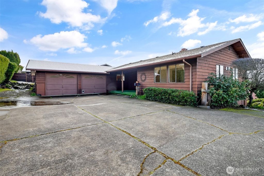 Photo of 5837 Broadview Avenue NE, Tacoma, WA 98422 (MLS # 2493024)