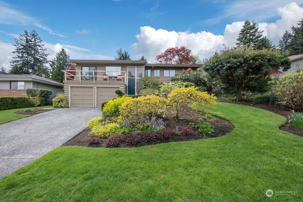 Photo of 3845 NE 98th Street, Seattle, WA 98115 (MLS # 2066017)