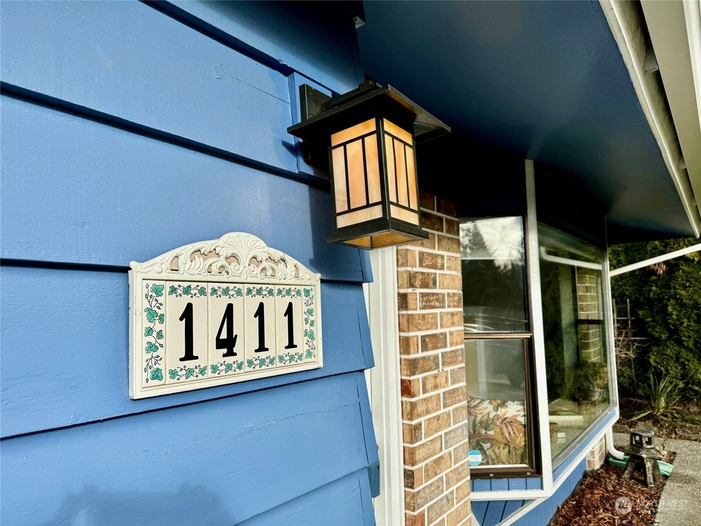 Photo of 1411 211th Place SW, Lynnwood, WA 98036 (MLS # 2188401)