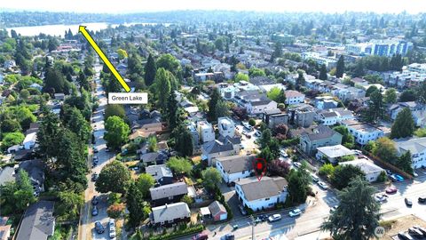 8854 Interlake Avenue N Seattle WA 98103