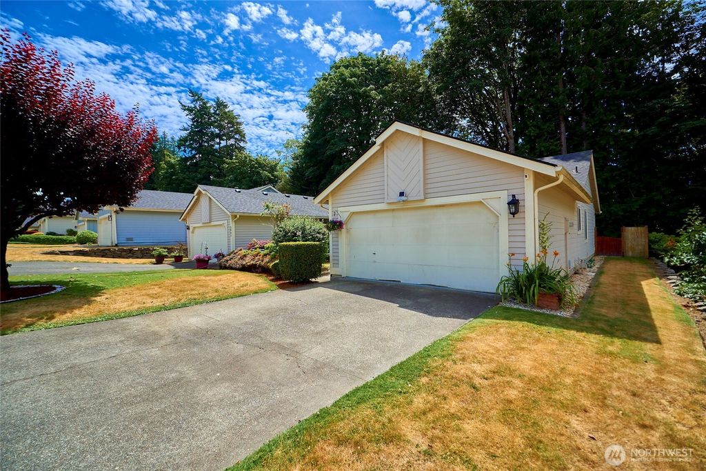 Photo of 2003 SW 307 Street #B, Federal Way, WA 98023 (MLS # 2404514)