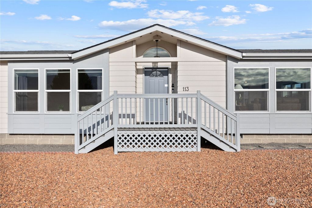 Photo of 113 SW Airport Way #3, Mattawa, WA 99349 (MLS # 2462990)