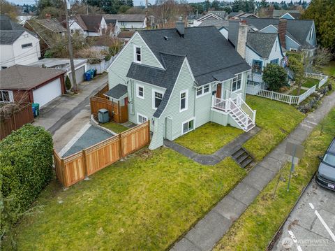 Photo of 7638 Winona Avenue N #B, Seattle, WA 98103 (MLS # 2452542)