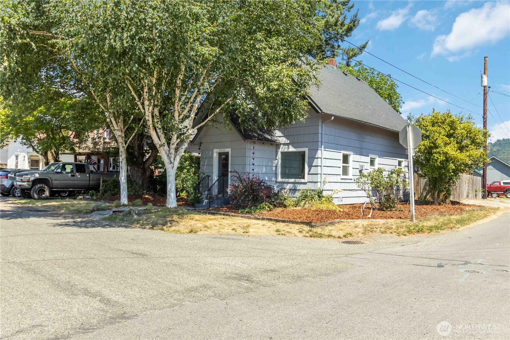 546 4th Avenue SW