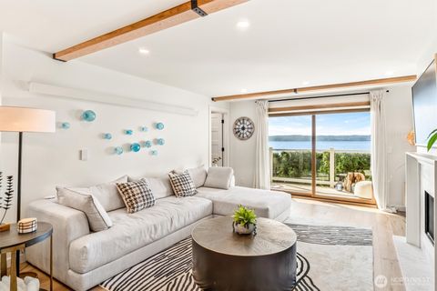 Photo of 10203 47th Avenue SW #D2, Seattle, WA 98146 (MLS # 2480241)