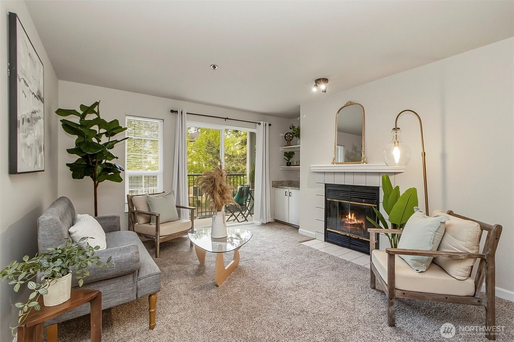 Photo of 215 SW 100th Street #D207, Everett, WA 98204 (MLS # 2519114)