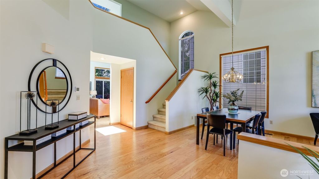 Photo of 24823 SE 38th Street, Sammamish, WA 98029 (MLS # 2403684)