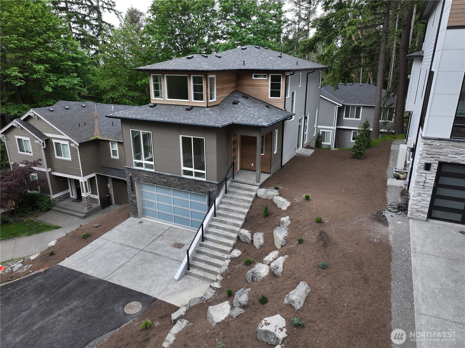 1343 211th Avenue NE
