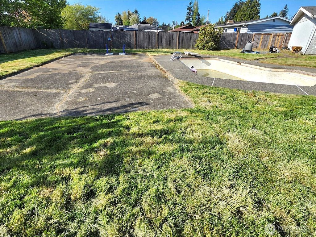 Photo of 17225 35th Avenue S, SeaTac, WA 98188 (MLS # 2356522)