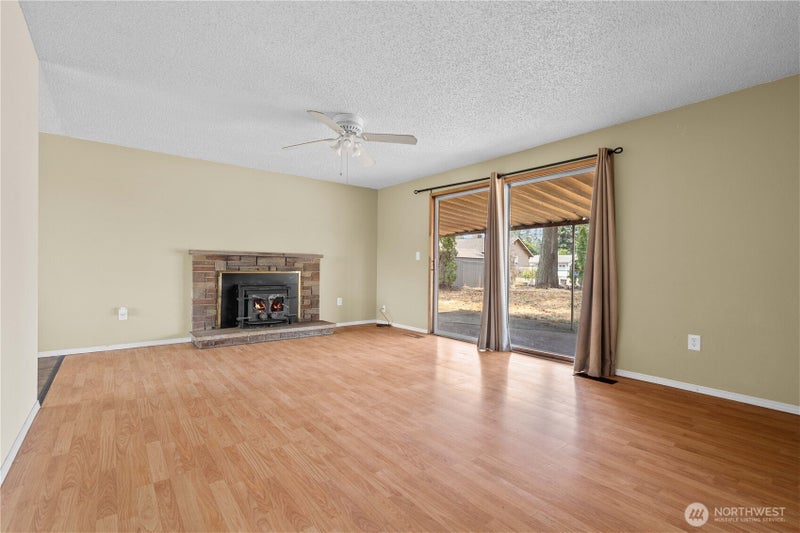 1211 196th Street E