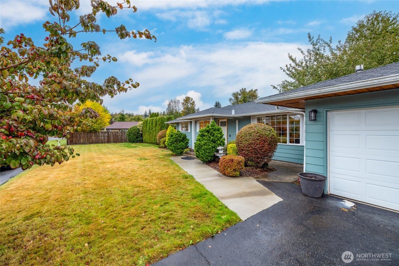 18727 Fishermans Loop