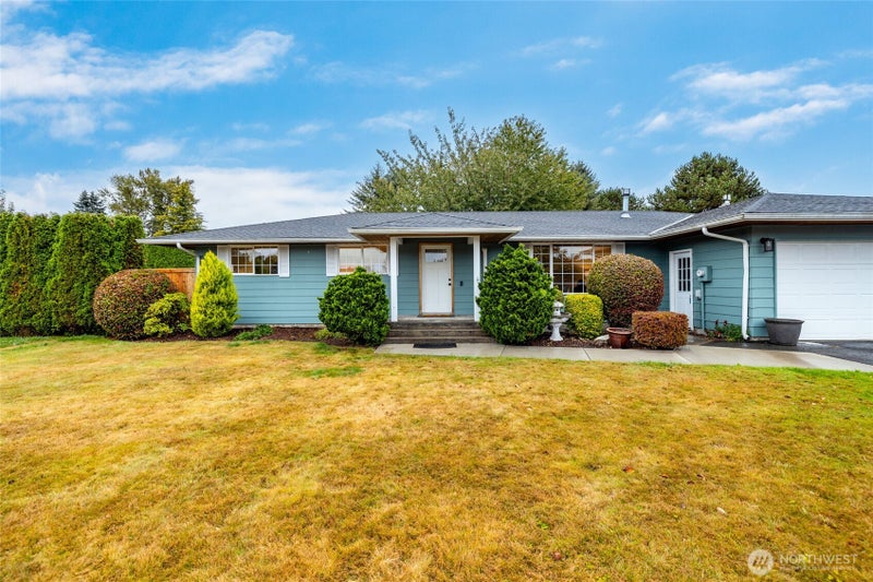 18727 Fishermans Loop