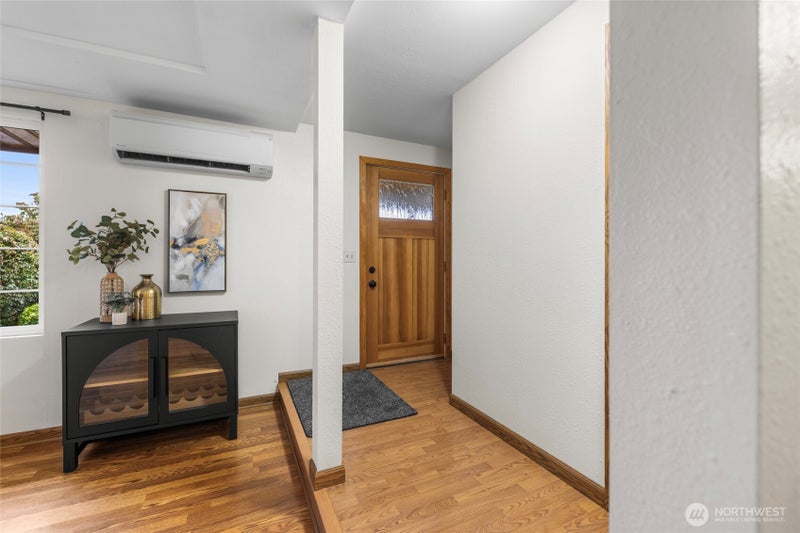 18727 Fishermans Loop