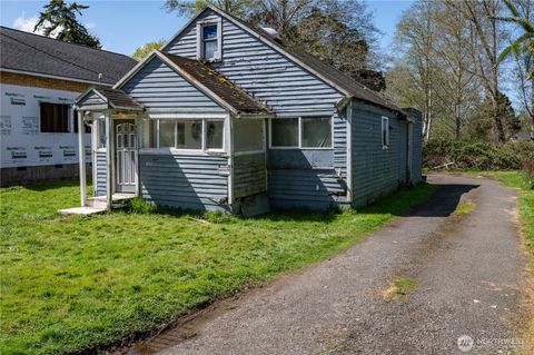 Photo of 2011 Harding Road, Aberdeen, WA 98520 (MLS # 2508702)