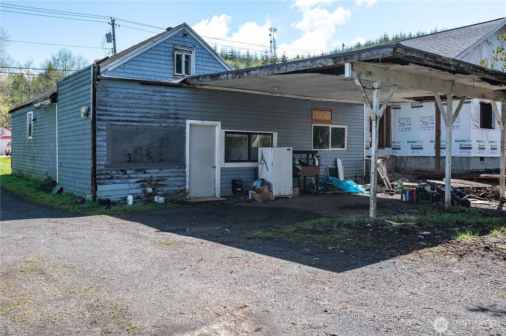 Photo of 2011 Harding Road, Aberdeen, WA 98520 (MLS # 2508702)