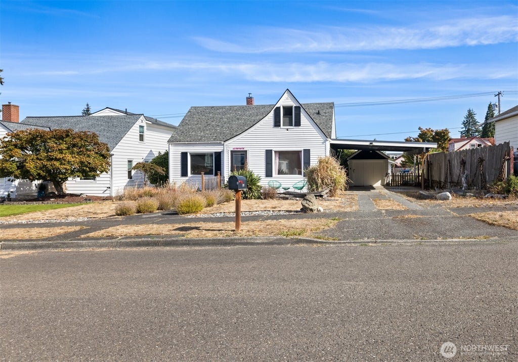 Photo of 1227 E 4th Street, Port Angeles, WA 98362 (MLS # 2588674)