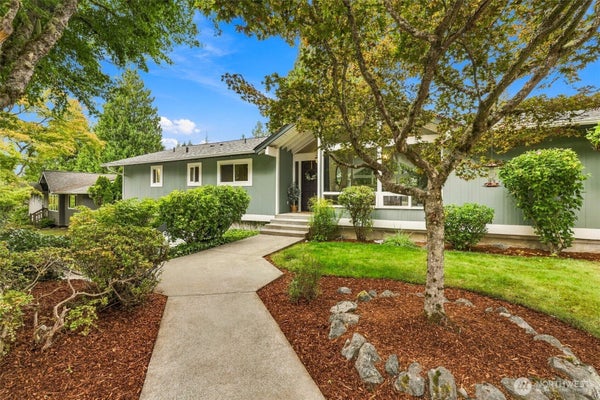 20130 44TH AVE NE, LAKE FOREST PARK, WA 98155 - Image ff10c7bcfba64938fbb317bcbc9d1b4d/817263869