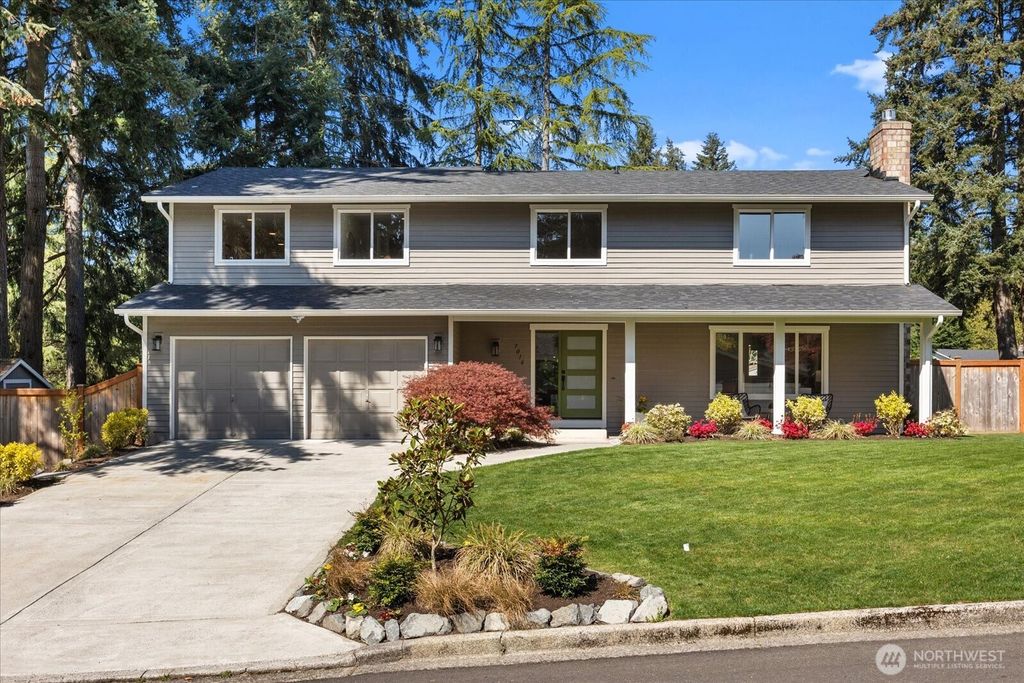 Photo of 7016 NE 138th Street, Kirkland, WA 98034 (MLS # 2360695)