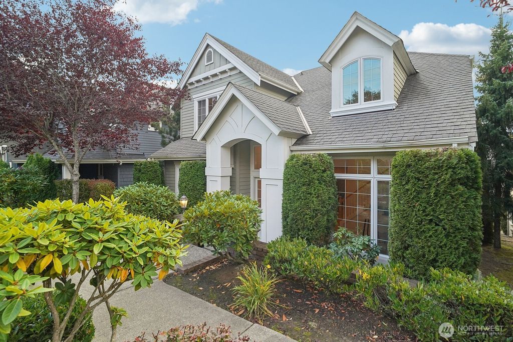 Photo of 2038 30th Lane NE, Issaquah, WA 98029 (MLS # 2439535)