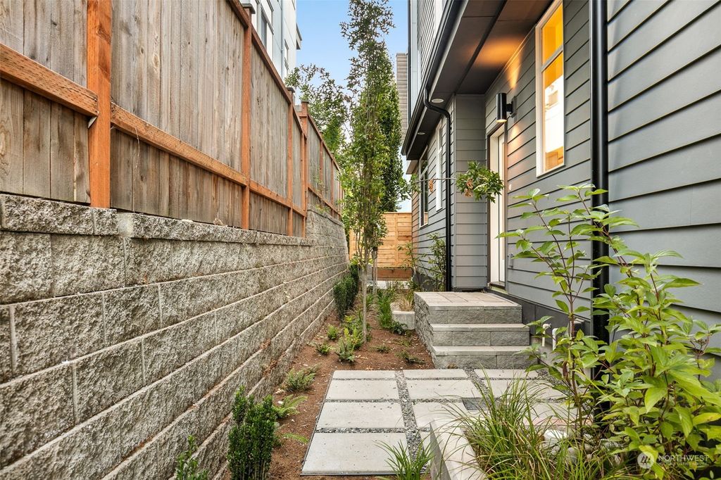 Photo of 4315 B Woodland Park Avenue N, Seattle, WA 98103 (MLS # 2066138)