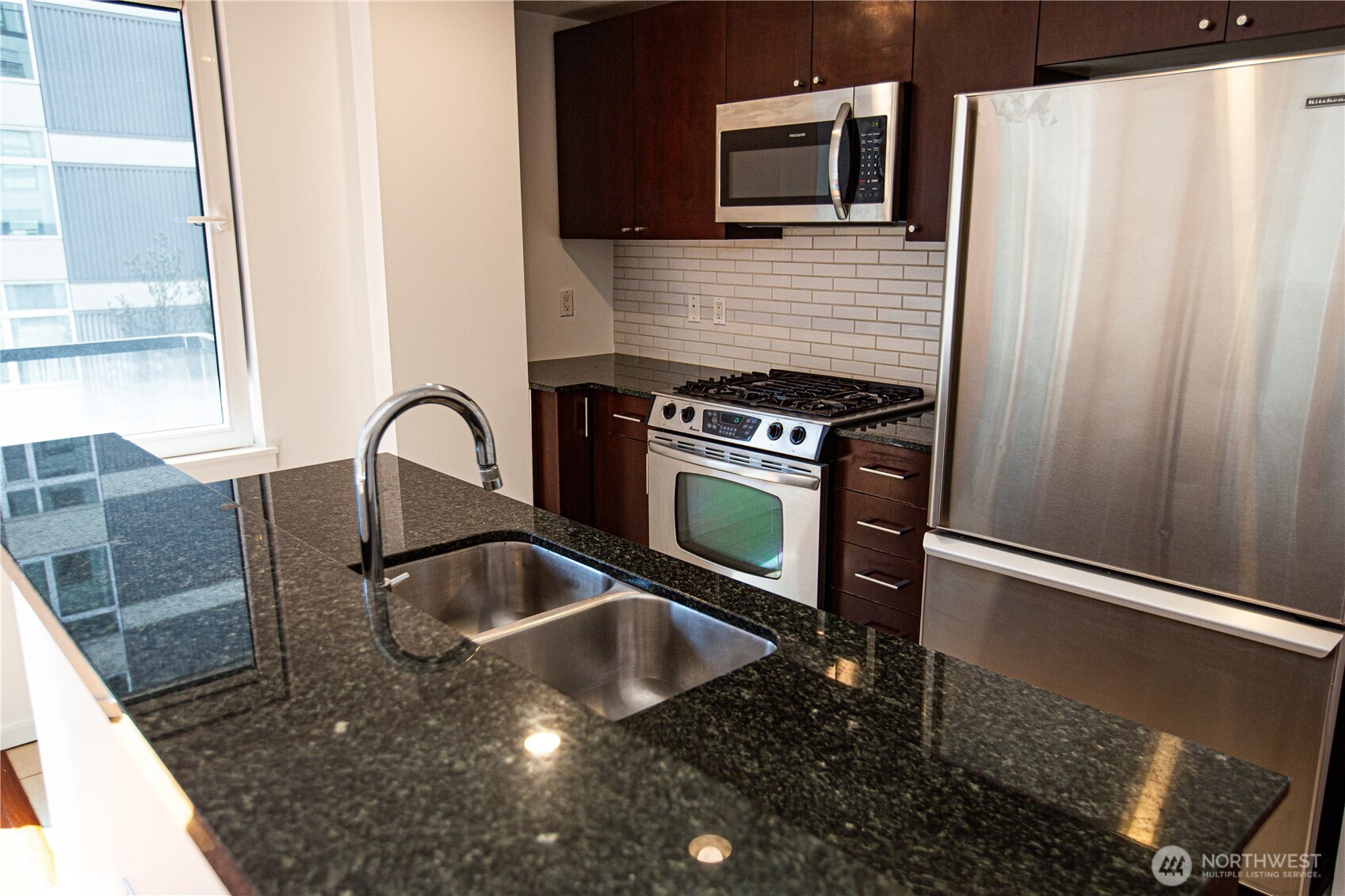 81 Clay St 430
