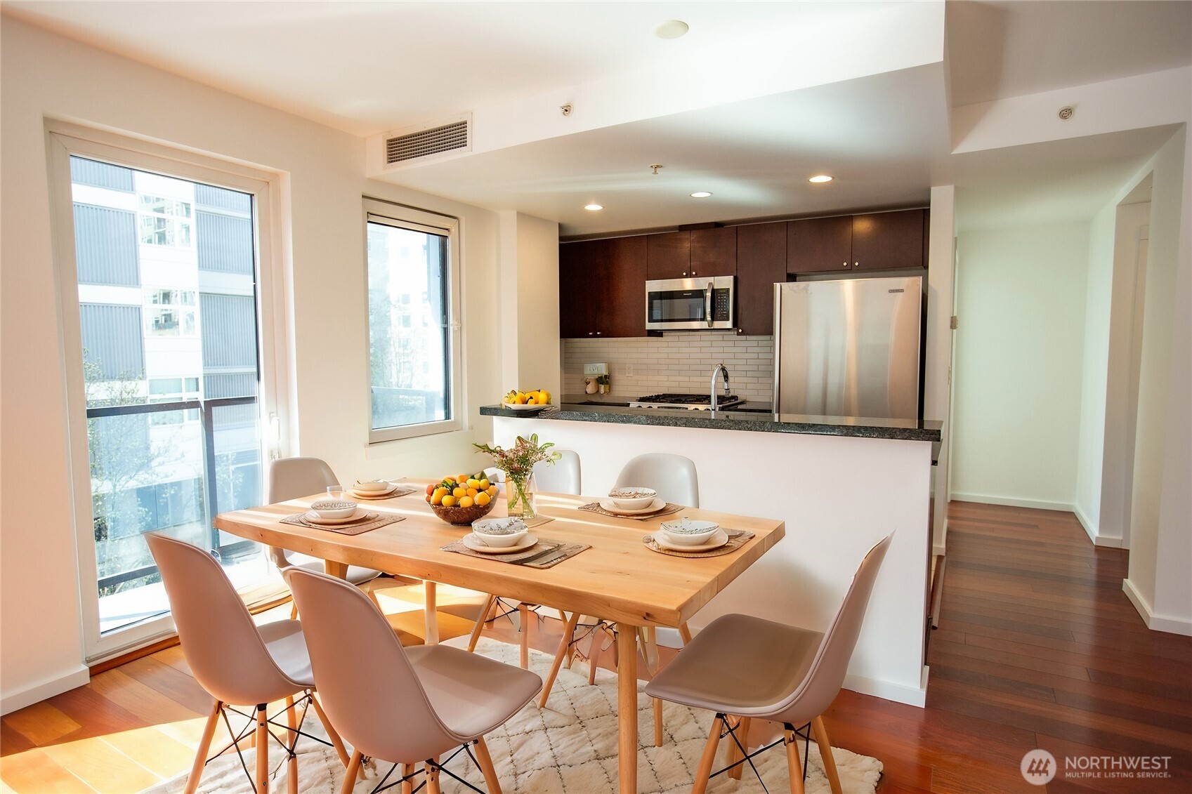 81 Clay St 430